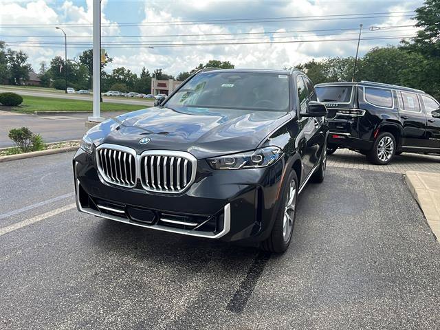 New 2026 BMW X5 xDrive50e w/ Climate Comfort Package AWD/4WD image 8