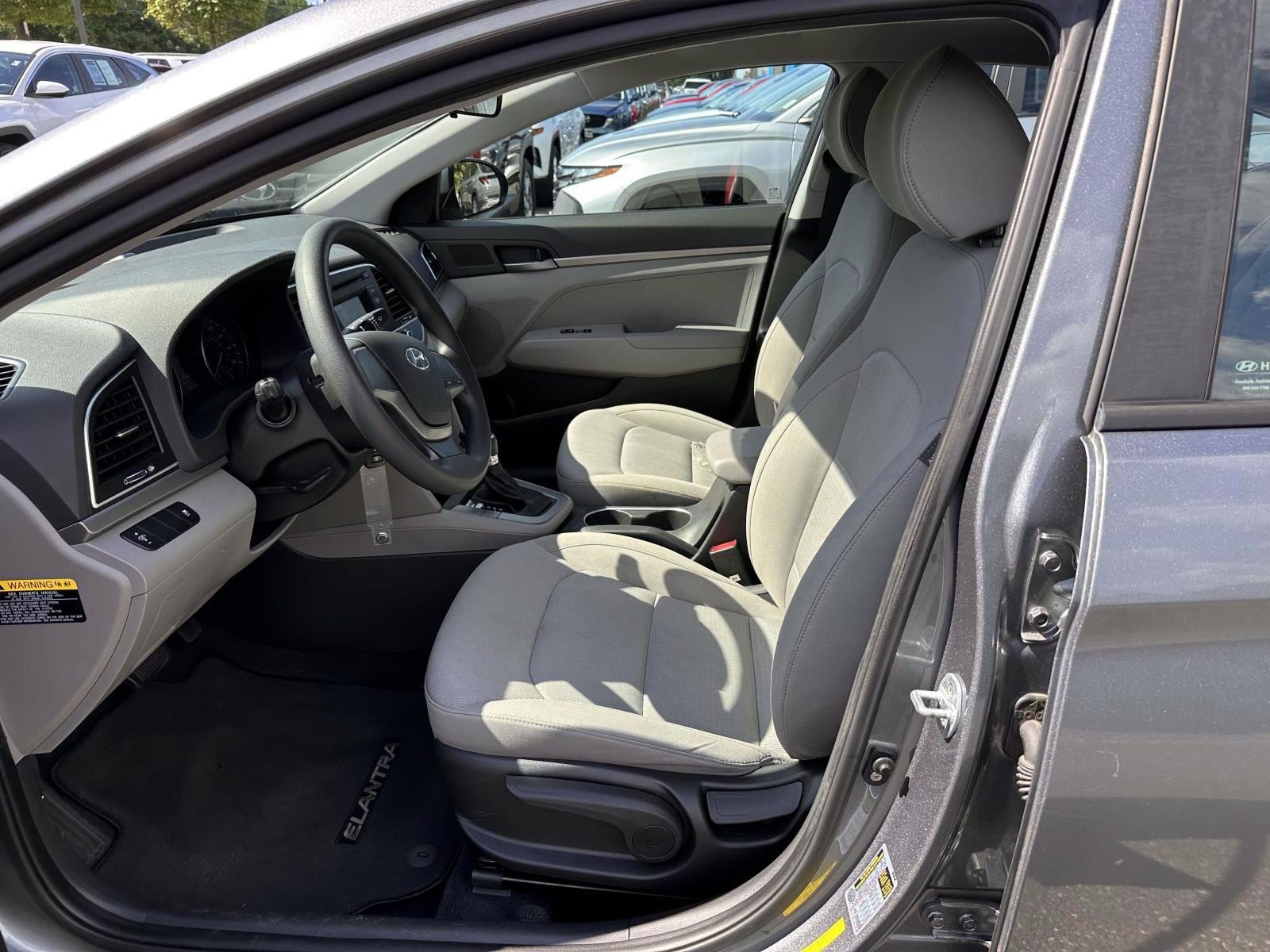 Used 2017 Hyundai Elantra SE FWD image 12