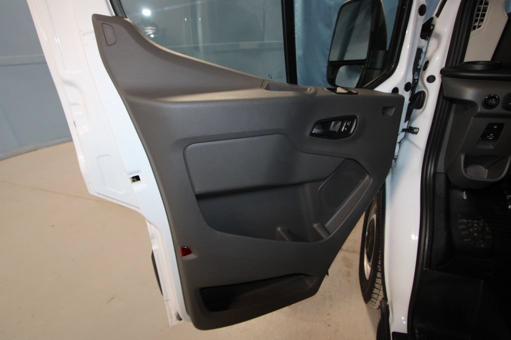 Used 2024 Ford Transit 150 Low Roof RWD image 5