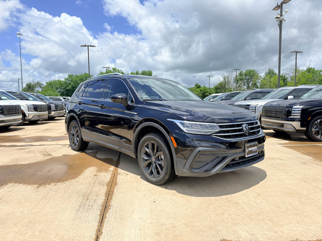 Used 2024 Volkswagen Tiguan Wolfsburg Edition FWD image 3