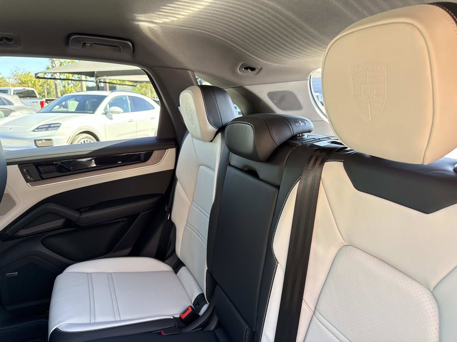 Certified 2025 Porsche Cayenne S image 17