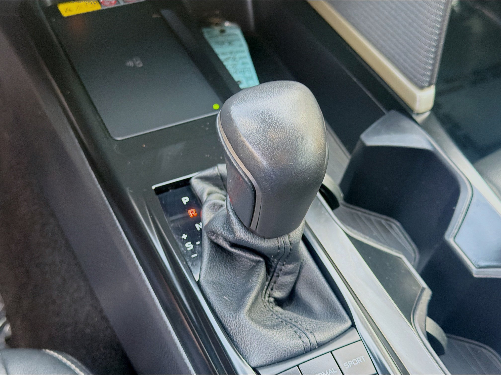 Used 2025 Toyota Camry SE FWD image 15