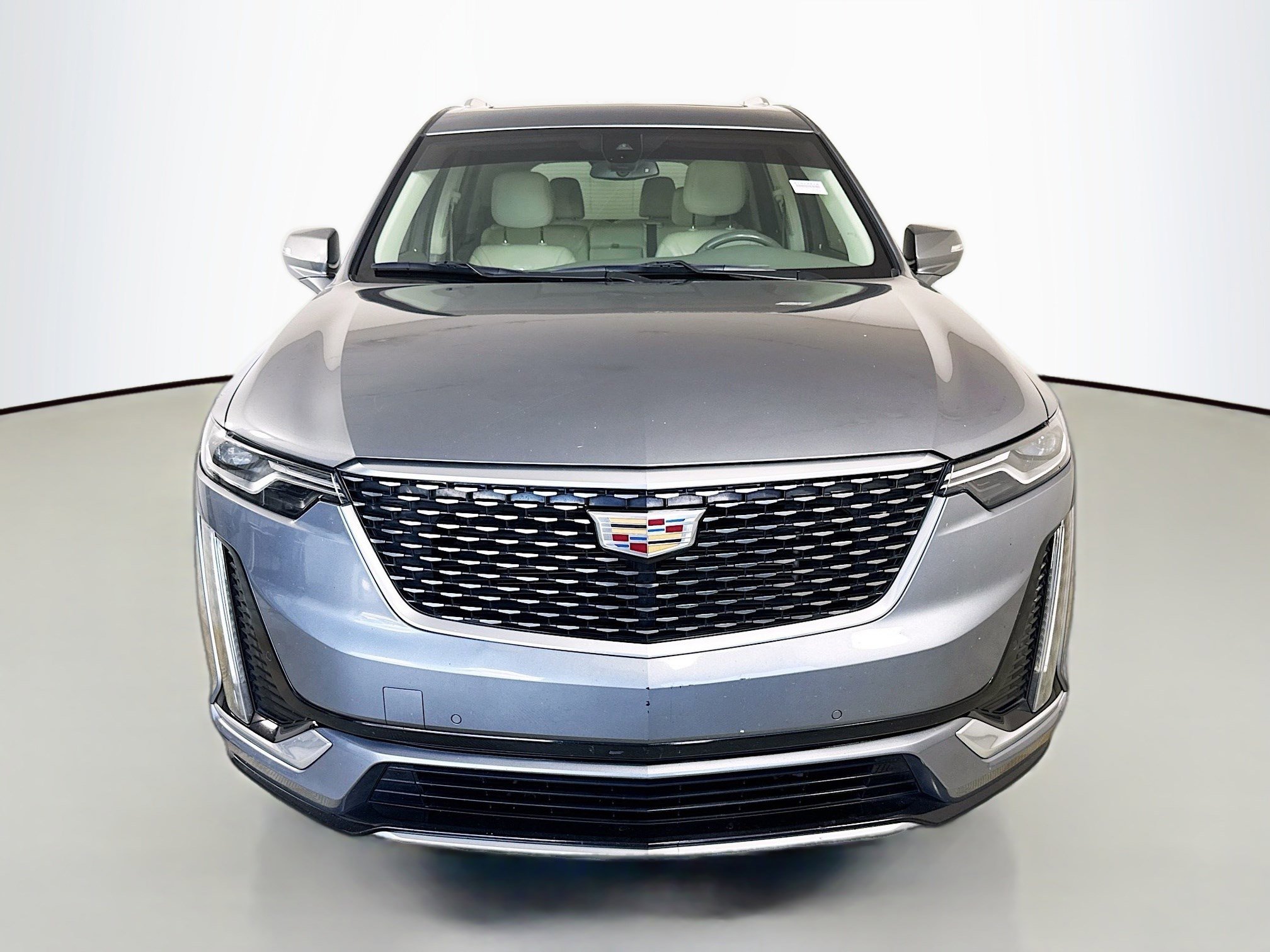 Used 2022 Cadillac XT6 Premium Luxury FWD image 2