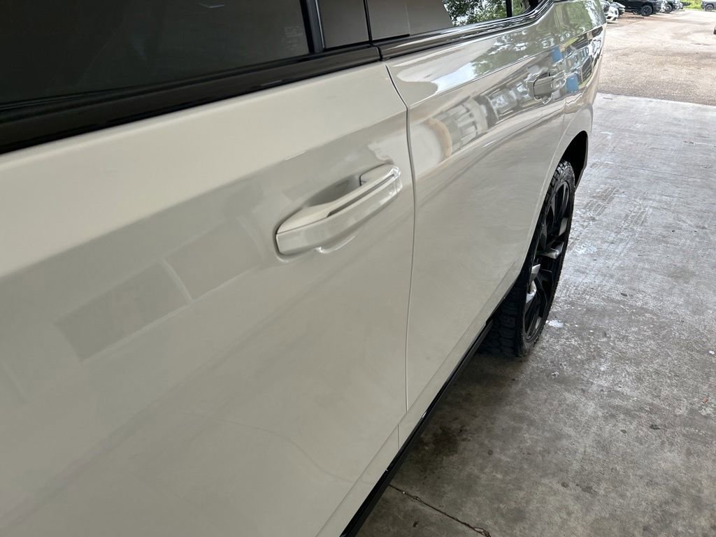 Used 2024 Cadillac Escalade V AWD/4WD image 18