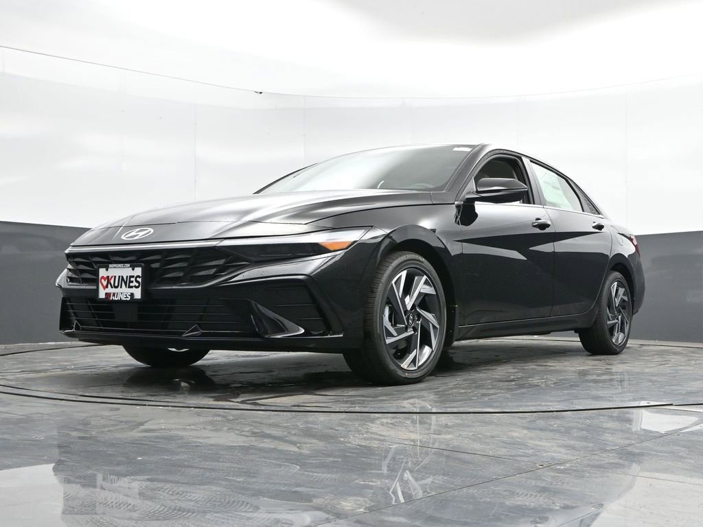 Used 2025 Hyundai Elantra Limited FWD image 51
