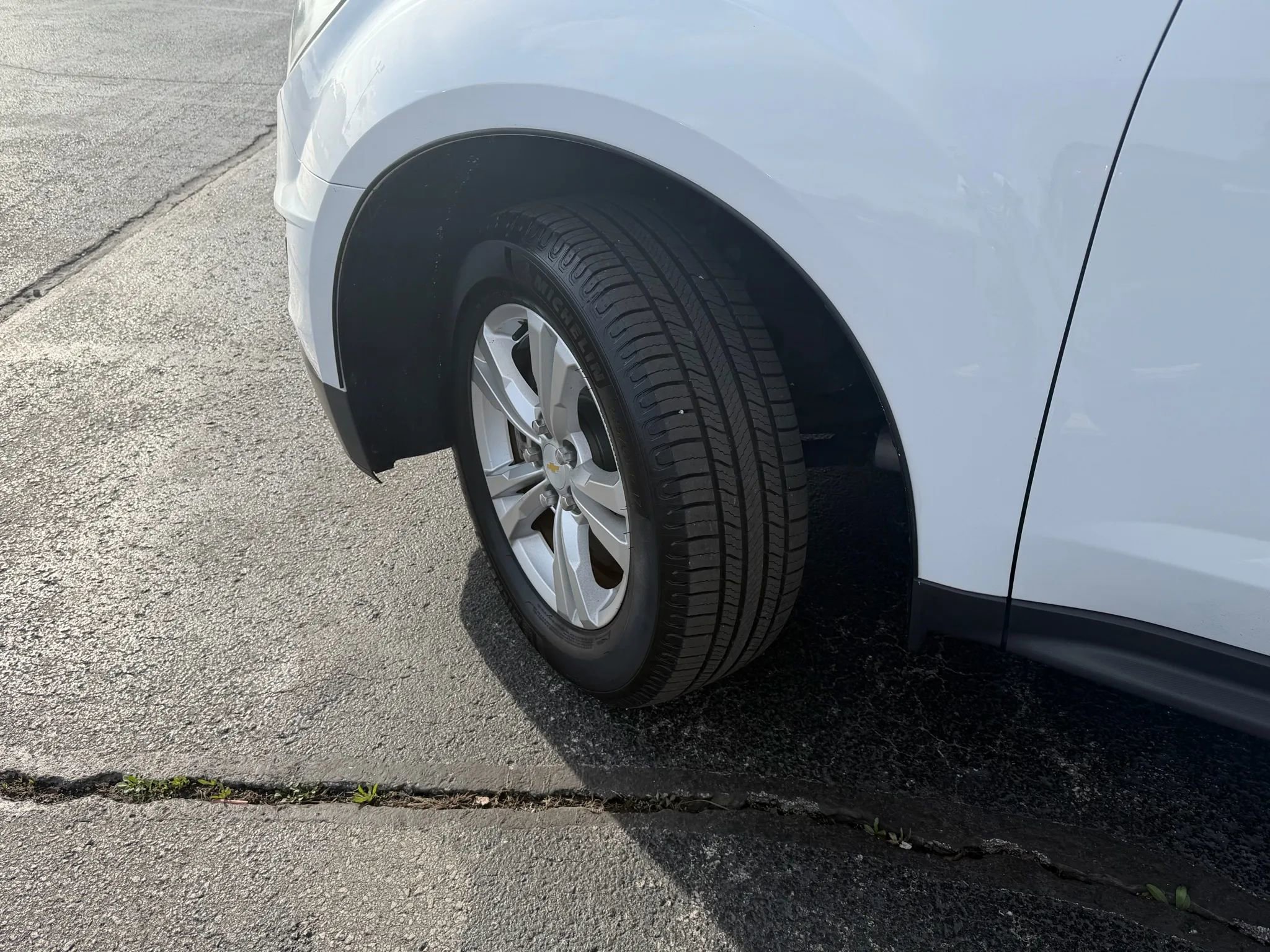 Used 2017 Chevrolet Equinox LS FWD image 3