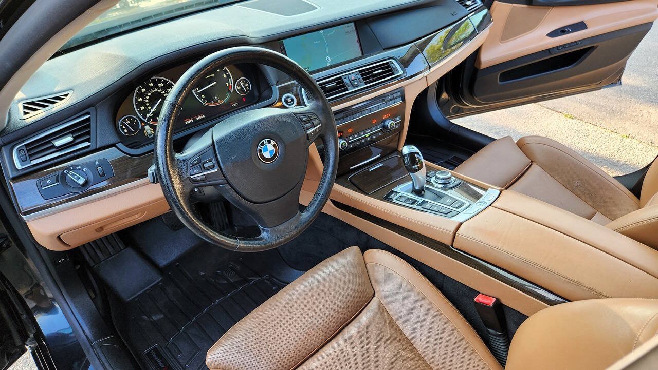 Used 2011 BMW 750Li xDrive AWD/4WD image 28