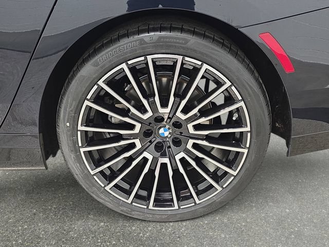 Certified 2026 BMW 740i xDrive AWD/4WD image 31