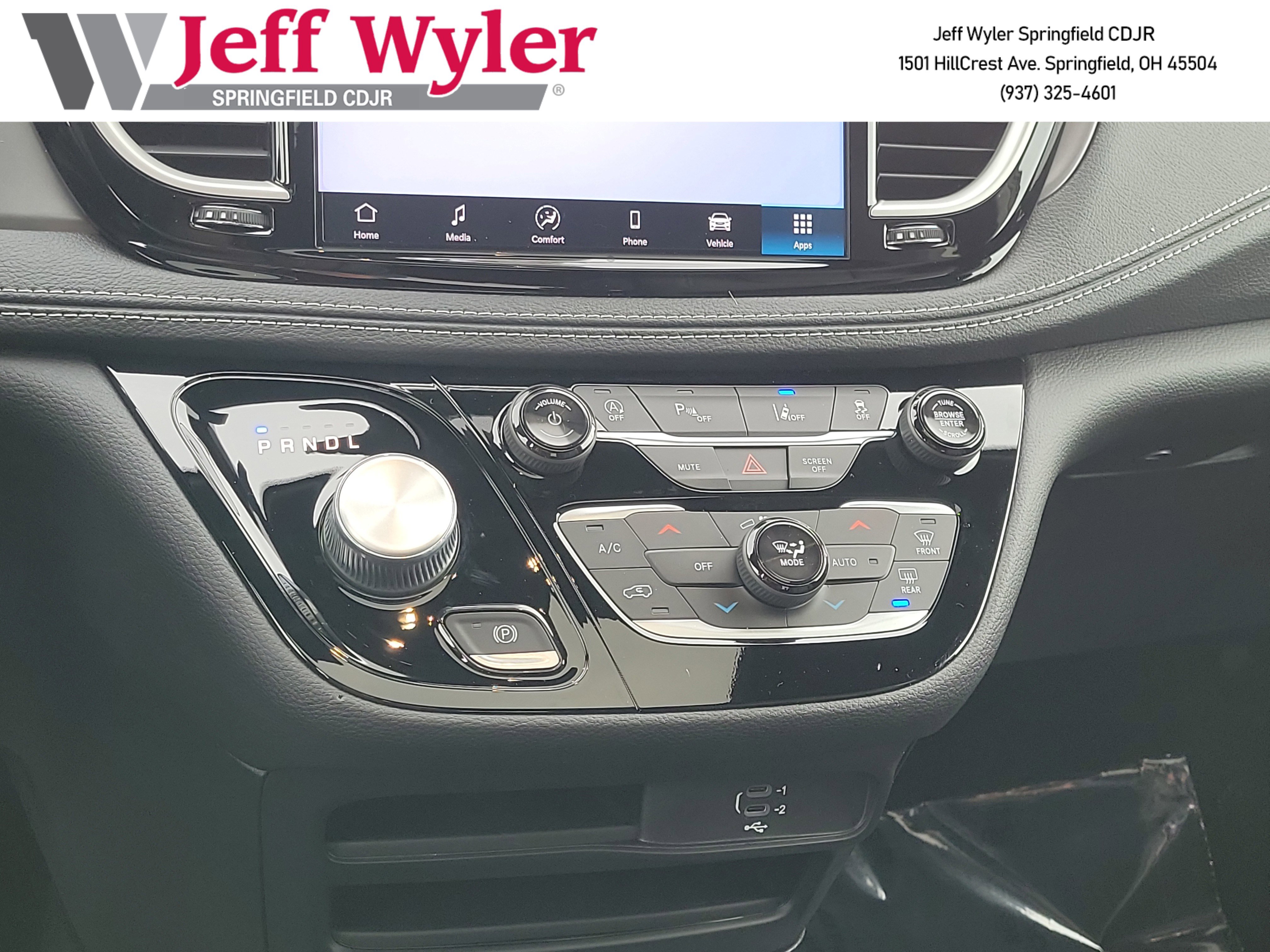 New 2026 Chrysler Pacifica Select w/ S Appearance Package FWD image 12