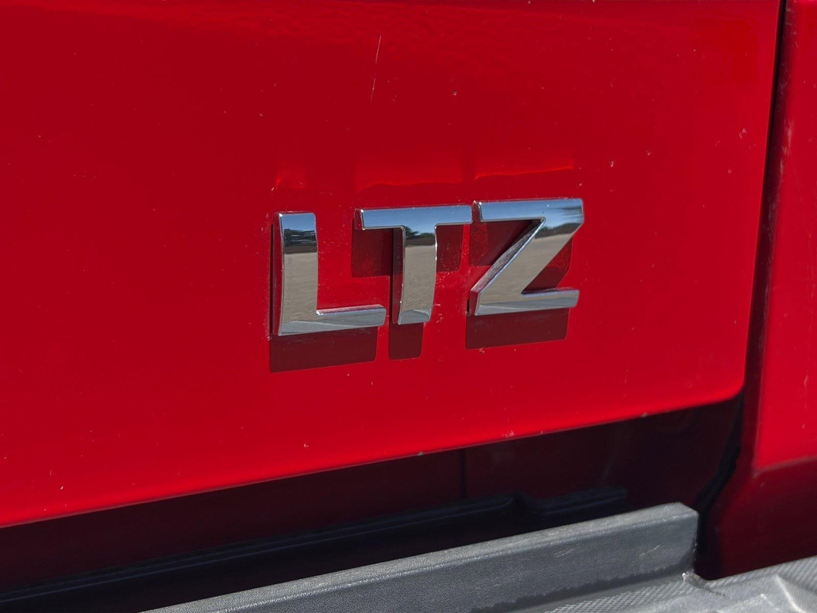 Used 2018 Chevrolet Silverado 1500 LTZ w/ LTZ Plus Package AWD/4WD image 32