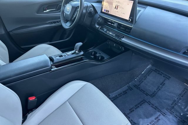 Used 2023 Toyota Prius XLE FWD image 18