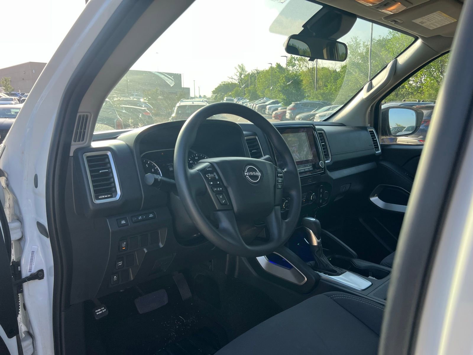 Used 2022 Nissan Frontier SV w/ Technology Package image 22