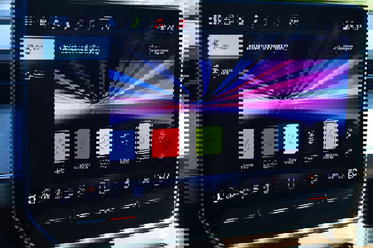 Used 2025 Volkswagen ID. Buzz Pro S image 57