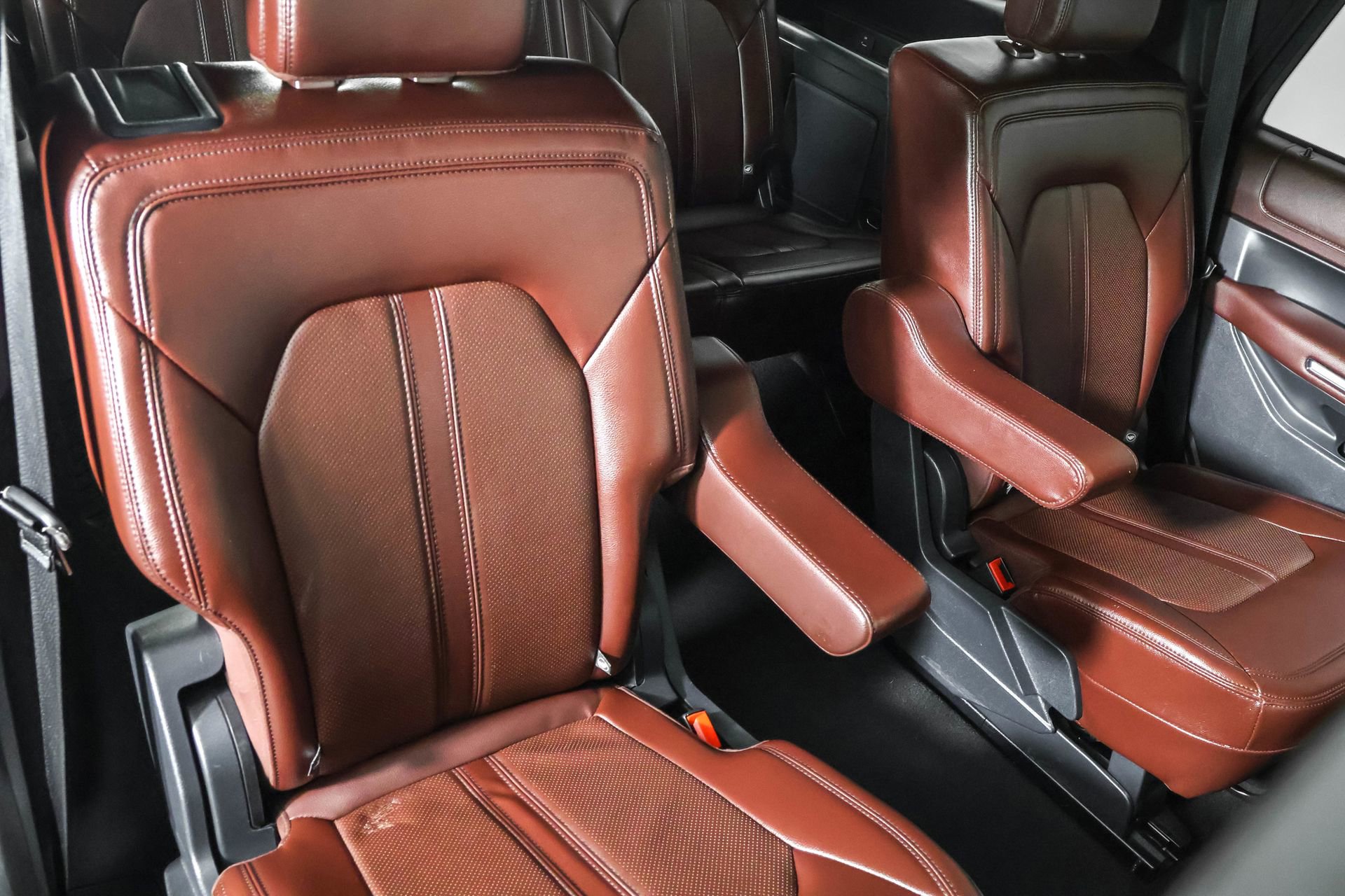 Used 2023 Ford Expedition Limited image 44