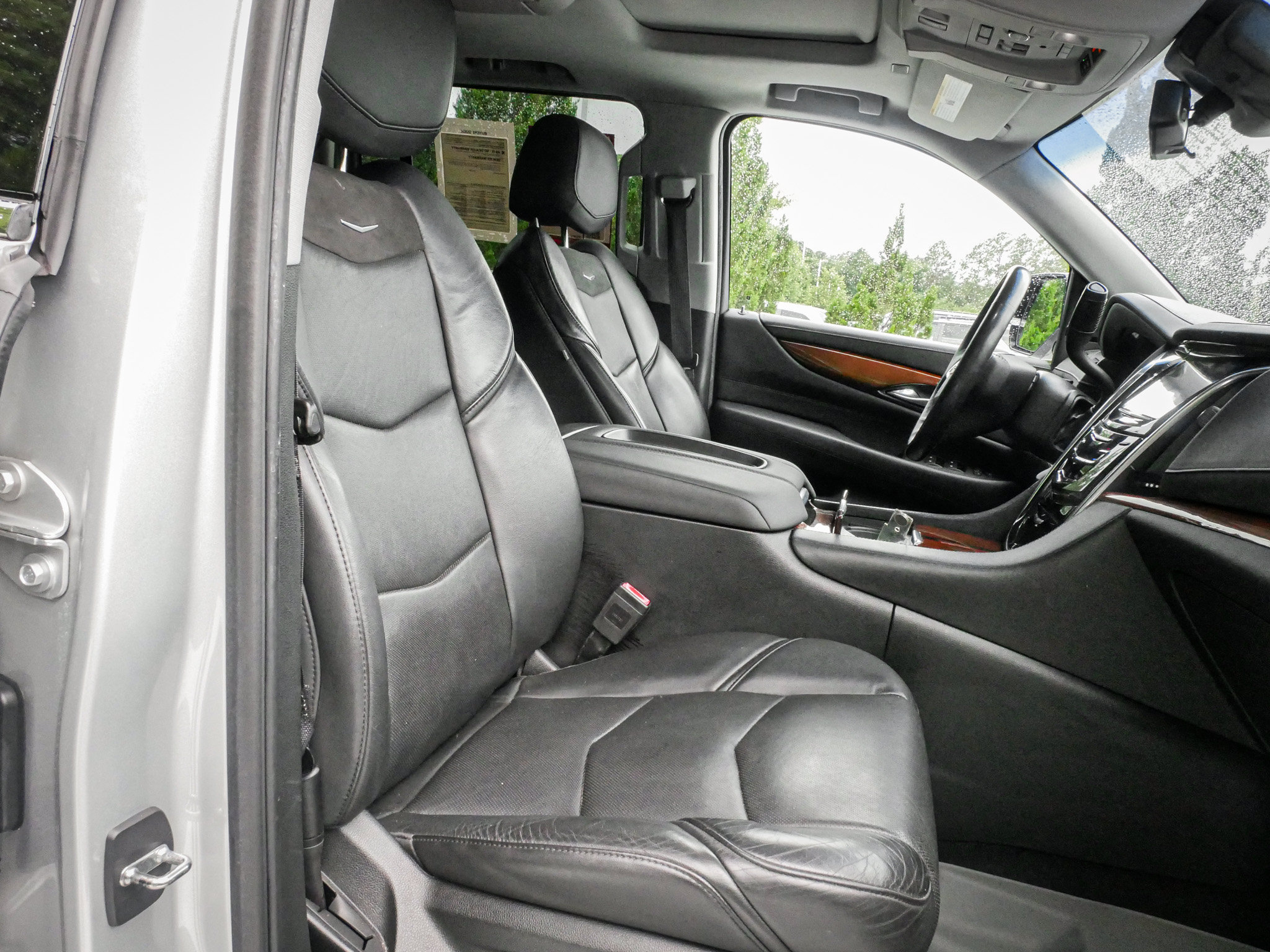 Used 2018 Cadillac Escalade ESV Luxury RWD image 35