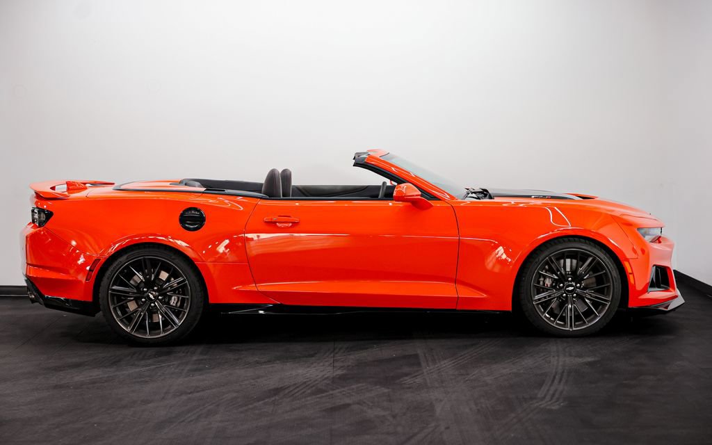 Used 2019 Chevrolet Camaro ZL1 RWD image 3