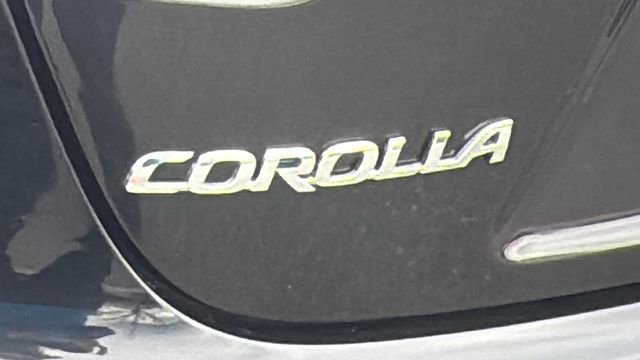 Used 2022 Toyota Corolla LE image 28