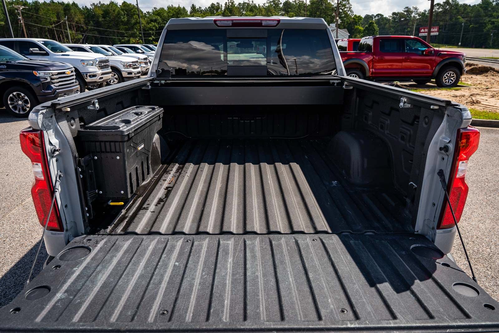 Used 2024 Chevrolet Silverado 1500 LT Trail Boss w/ Convenience Package II AWD/4WD image 15