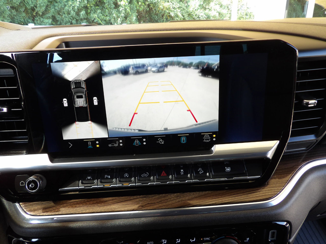 Used 2022 Chevrolet Silverado 1500 LT Trail Boss w/ LT Trail Boss Premium Package image 24