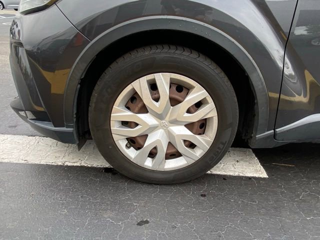 Used 2021 Toyota C-HR LE image 12