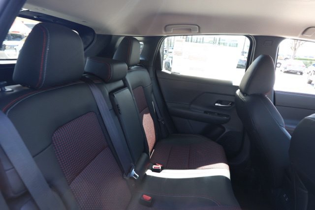 New 2026 Nissan Kicks SR FWD image 18