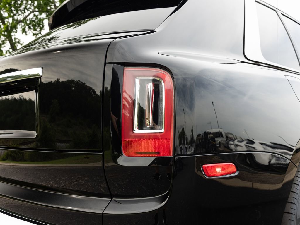 Certified 2021 Rolls-Royce Cullinan AWD/4WD image 63
