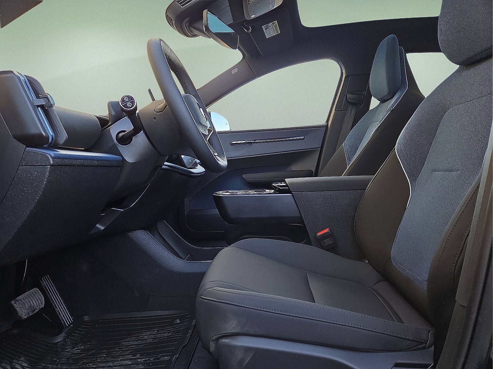 New 2026 Volvo EX30 Cross Country Ultra w/ Protection Package Premier AWD/4WD image 23