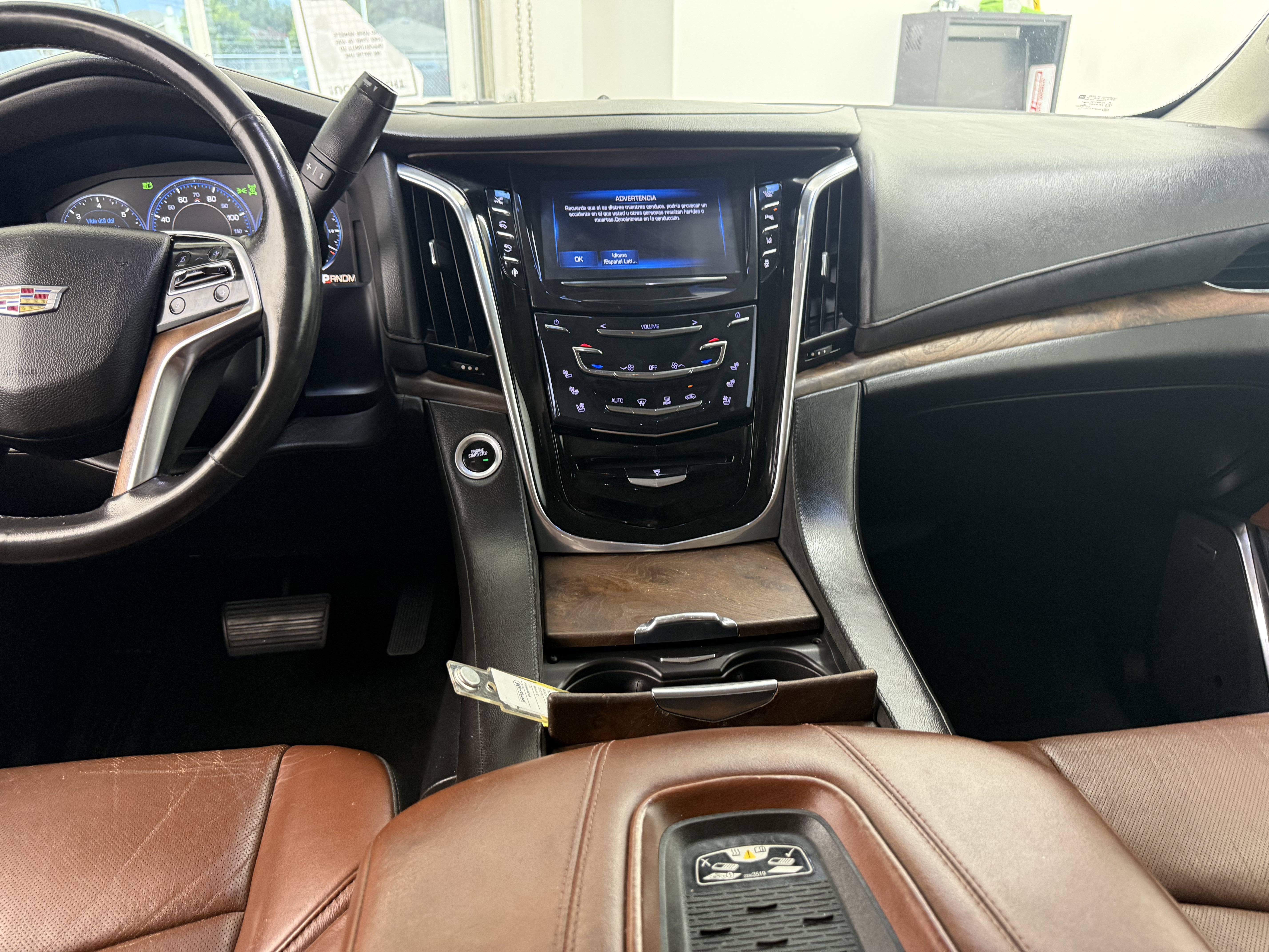 Used 2015 Cadillac Escalade Premium AWD/4WD image 15