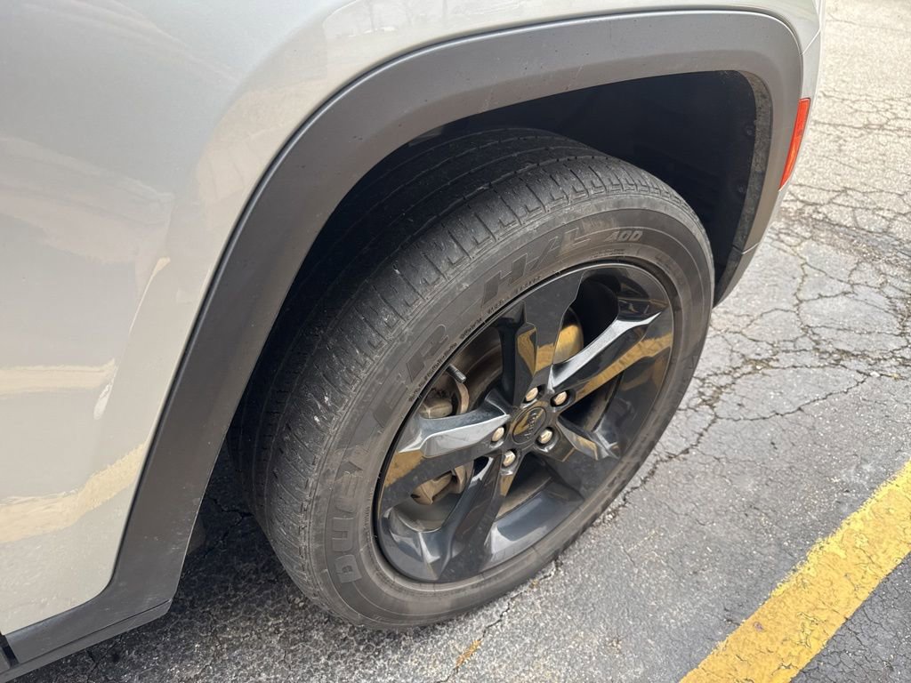 Used 2024 Jeep Grand Cherokee L Altitude image 22