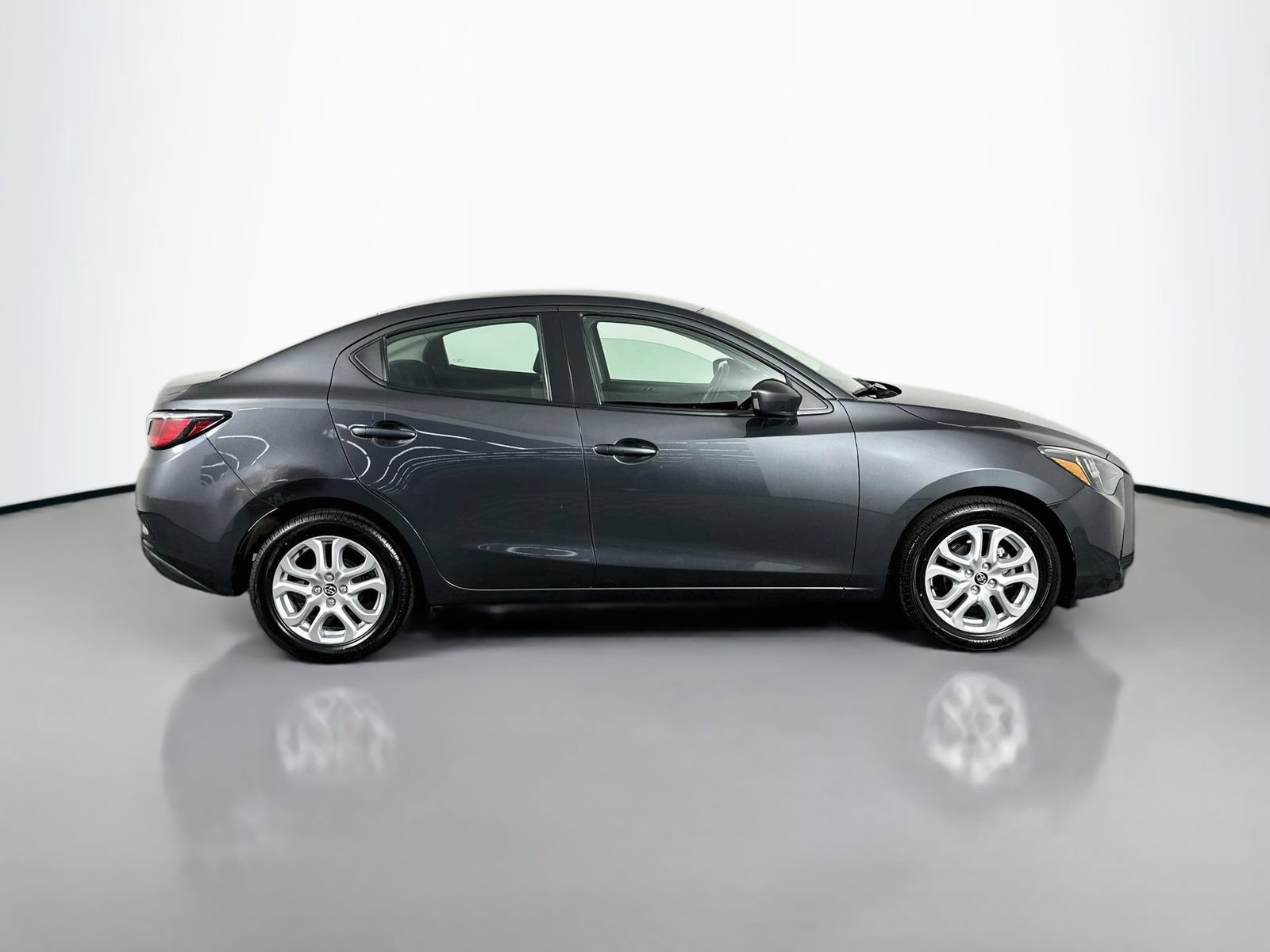 Certified 2017 Toyota Yaris iA FWD image 8