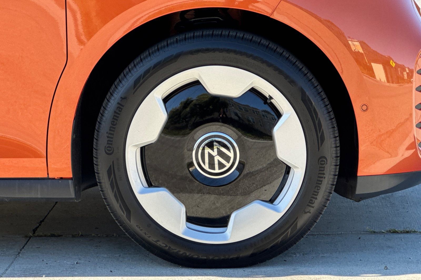 New 2025 Volkswagen ID. Buzz Pro S Plus RWD image 26