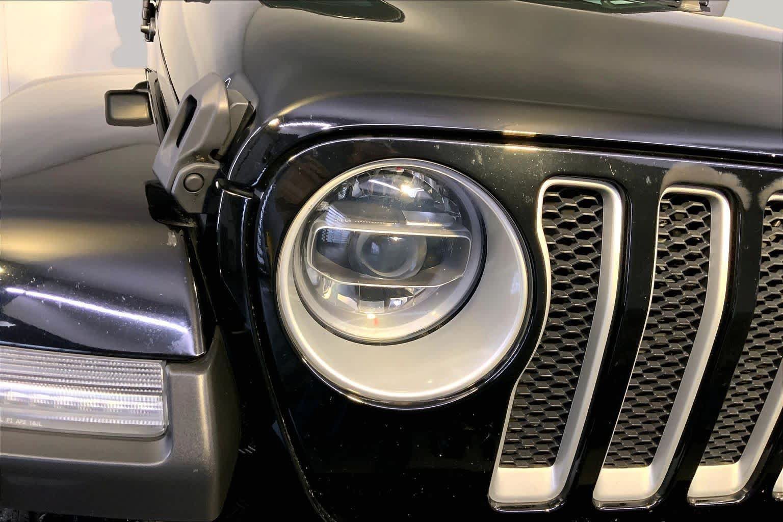 Used 2021 Jeep Wrangler Unlimited Sahara AWD/4WD image 27