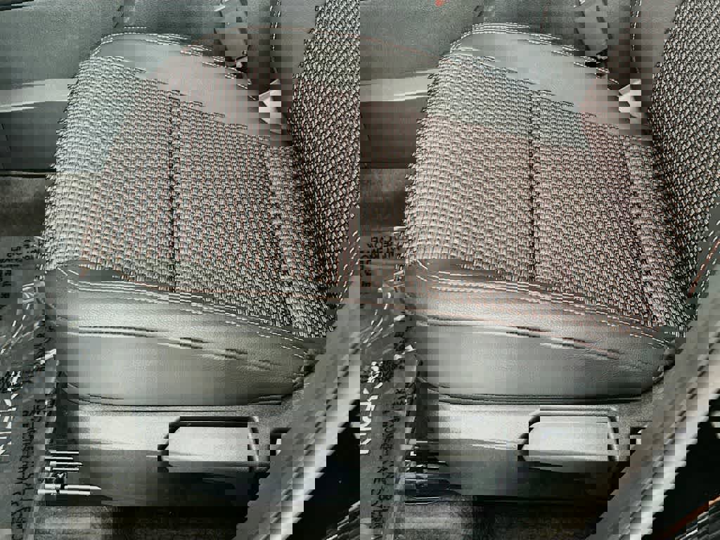 Used 2025 Nissan Kicks SR FWD image 28