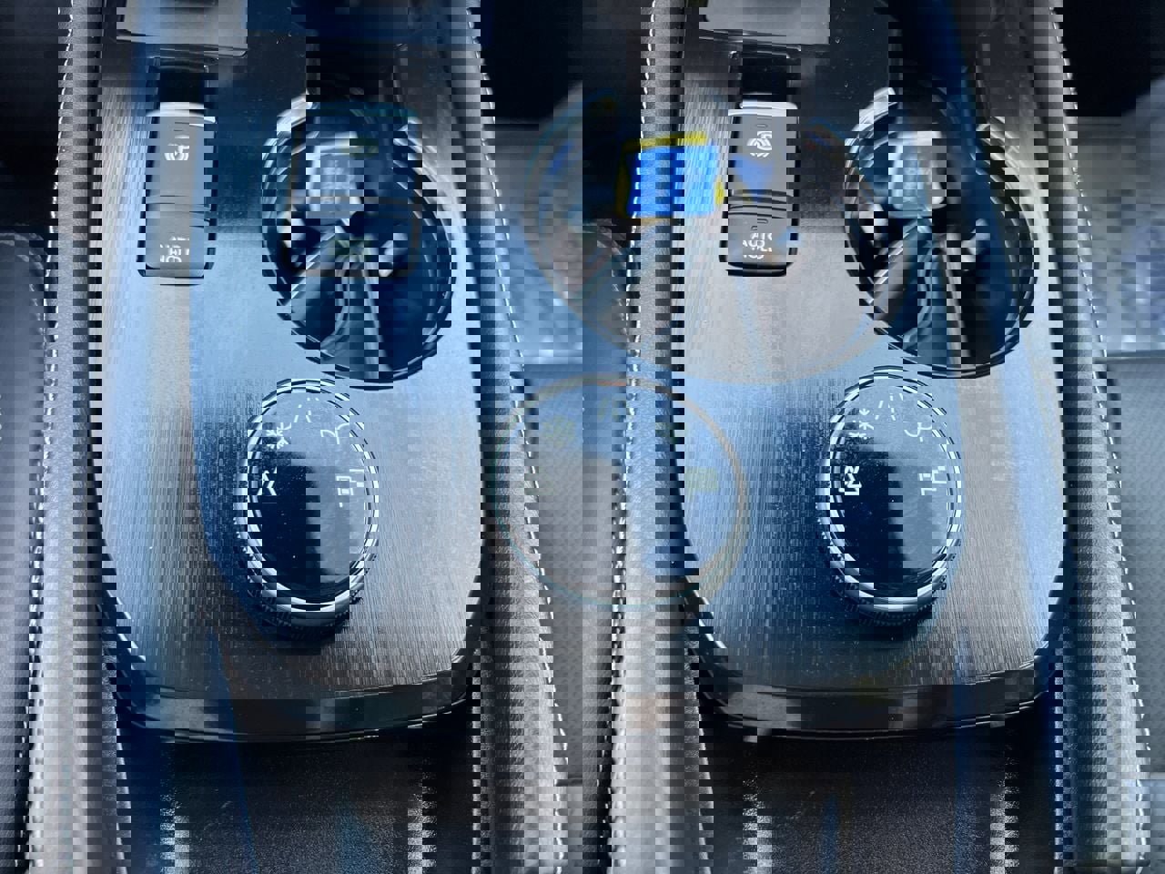 Certified 2025 Nissan Rogue Platinum image 17