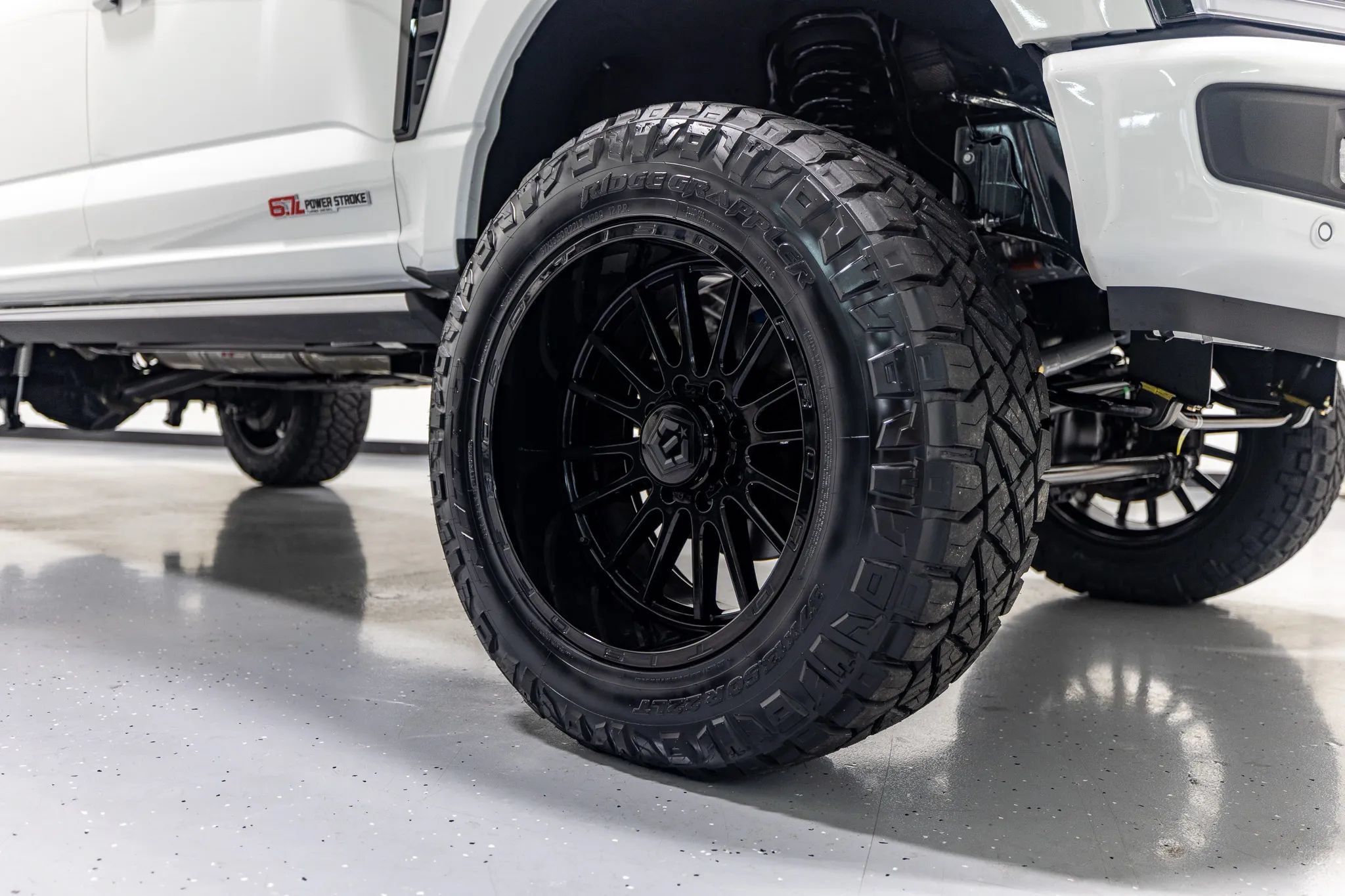 Used 2026 Ford F250 Platinum w/ Tremor Off-Road Package AWD/4WD image 32