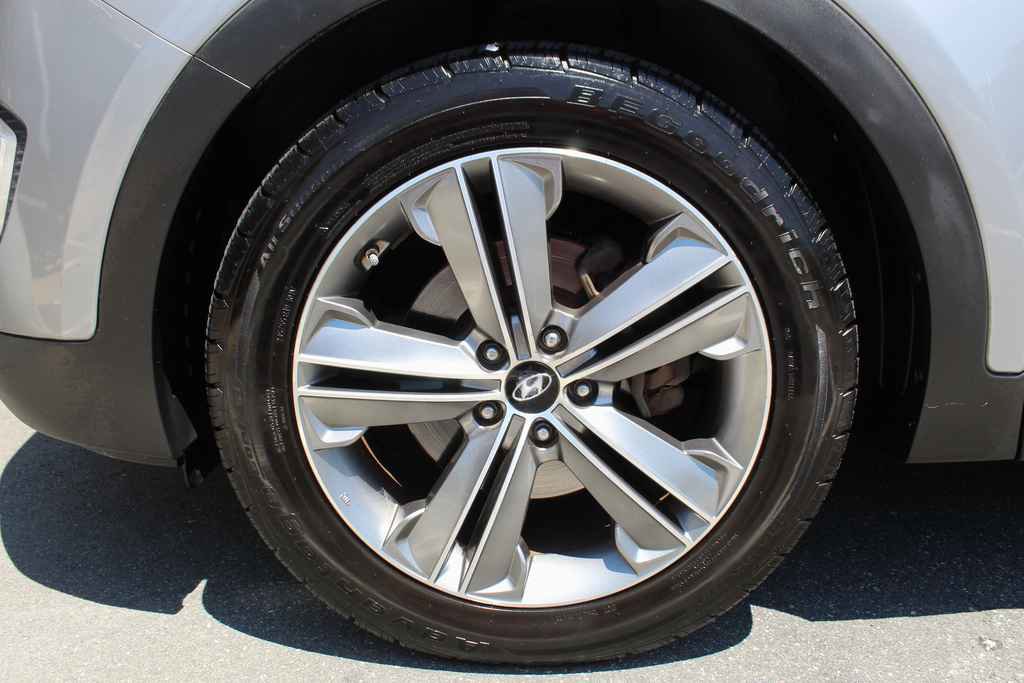 Used 2015 Hyundai Santa Fe Limited w/ Option Group 04 AWD/4WD image 34