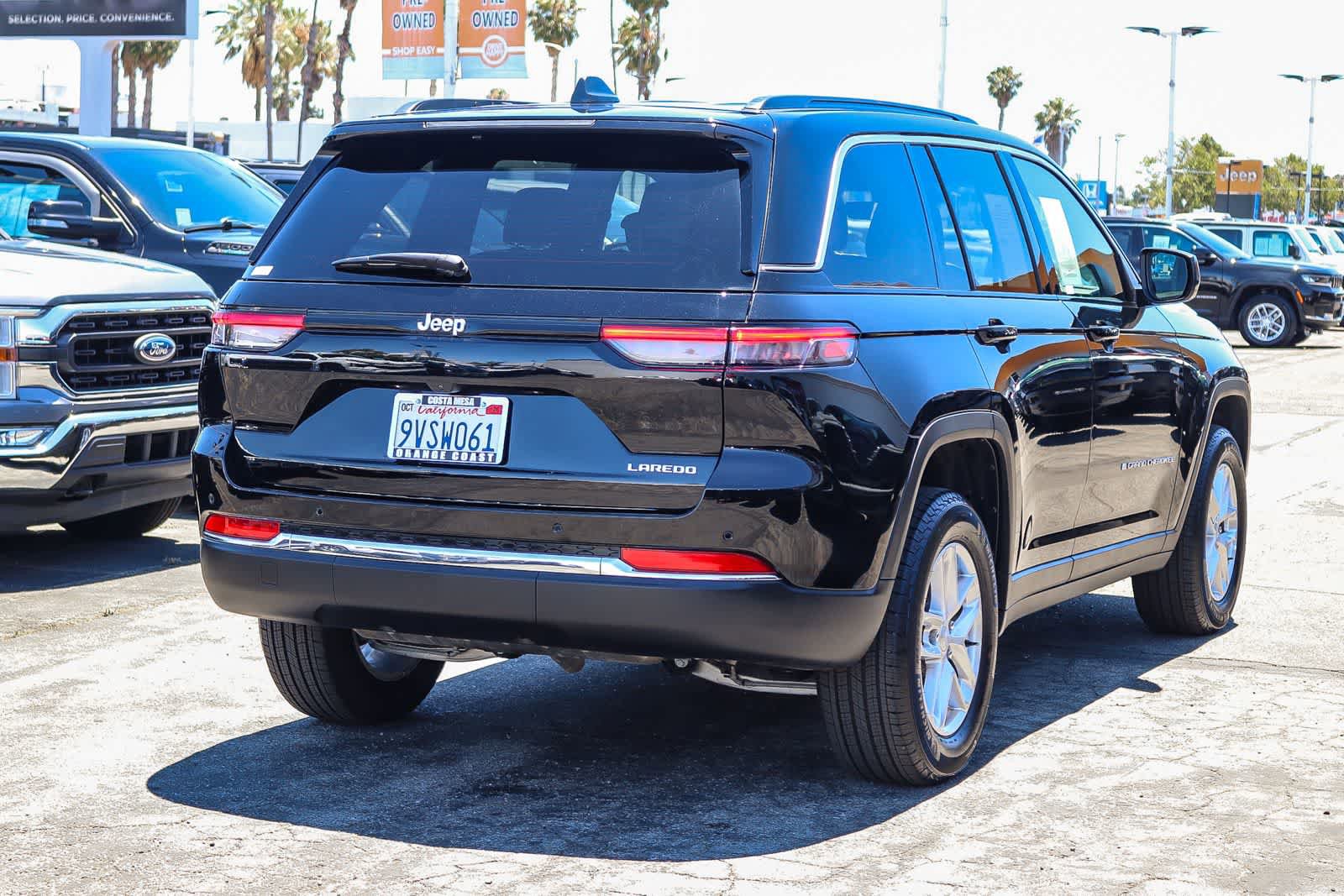 Used 2025 Jeep Grand Cherokee Laredo X RWD image 6