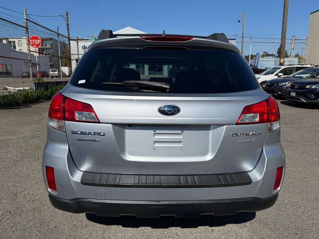 Used 2012 Subaru Outback 2.5i Limited w/ Moonroof Pkg AWD/4WD image 6