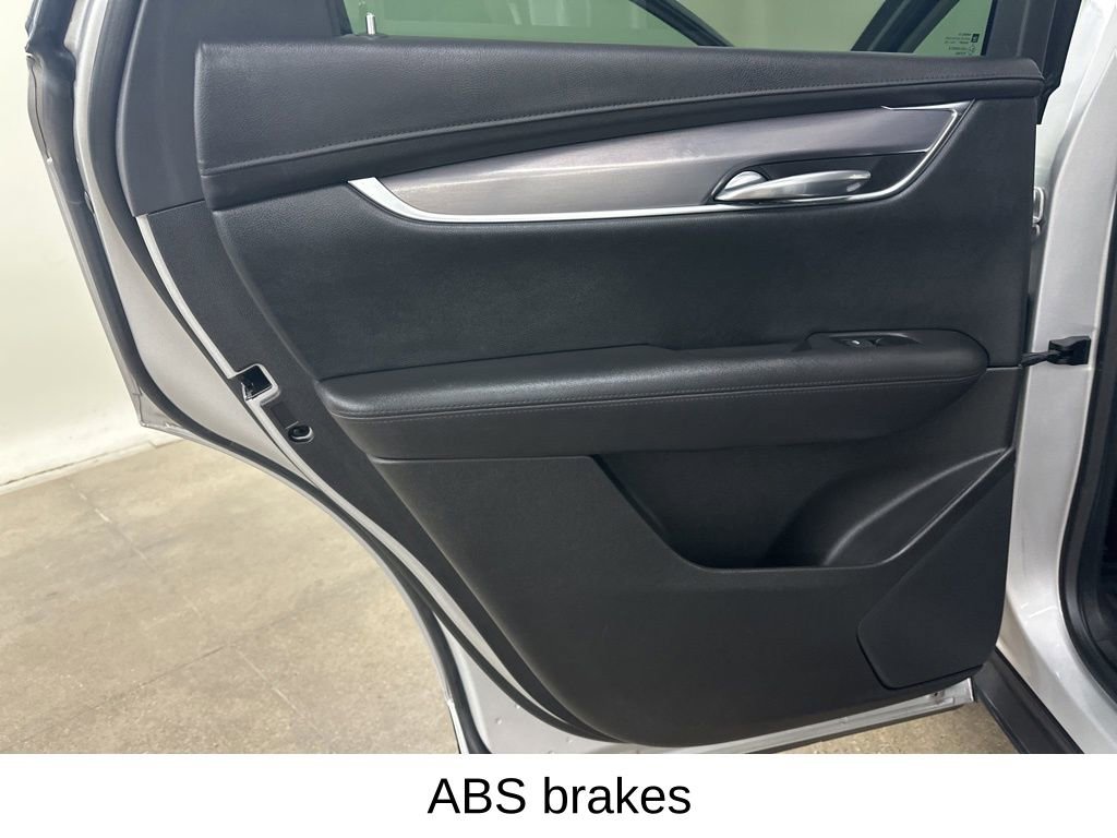 Used 2017 Cadillac XT5 Luxury image 29