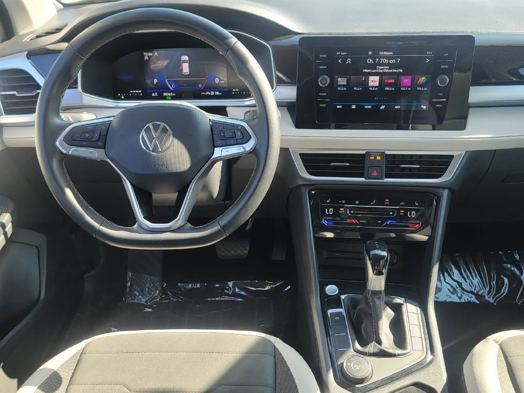 Used 2025 Volkswagen Taos SE AWD/4WD image 19