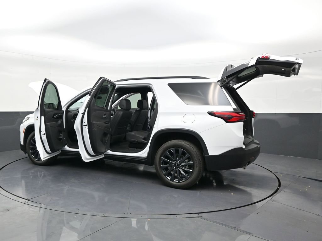 Used 2024 Chevrolet Traverse RS FWD image 31