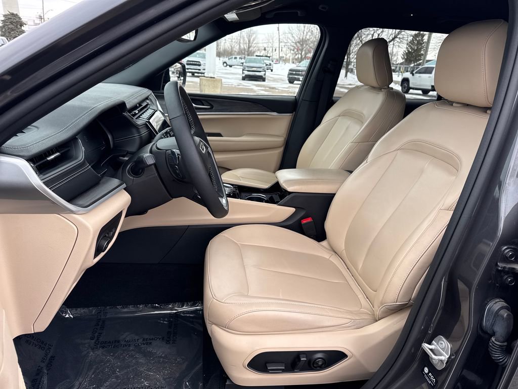 Certified 2023 Jeep Grand Cherokee L Limited image 11