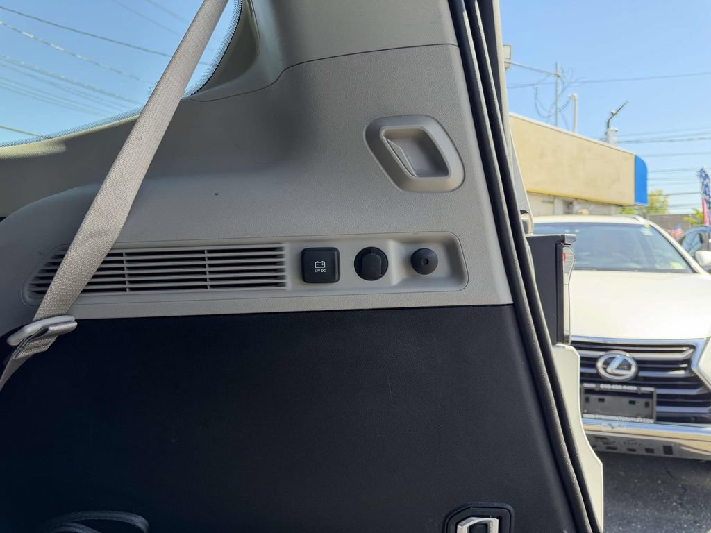 Used 2024 Jeep Wagoneer Series II w/ Flexible Seating Group AWD/4WD image 23
