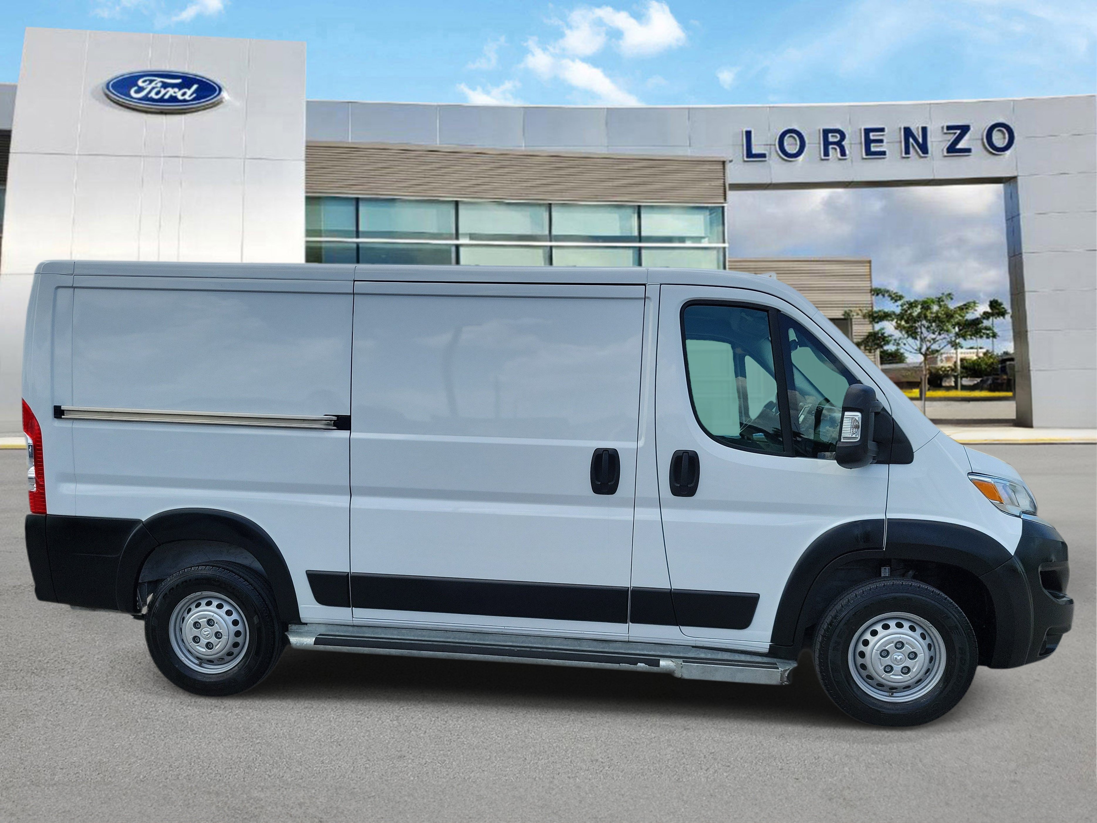 Used 2025 RAM ProMaster 2500 w/ U-Haul Equipment Group FWD image 4