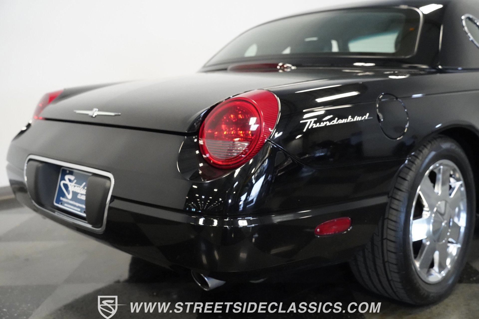 Used 2002 Ford Thunderbird image 28