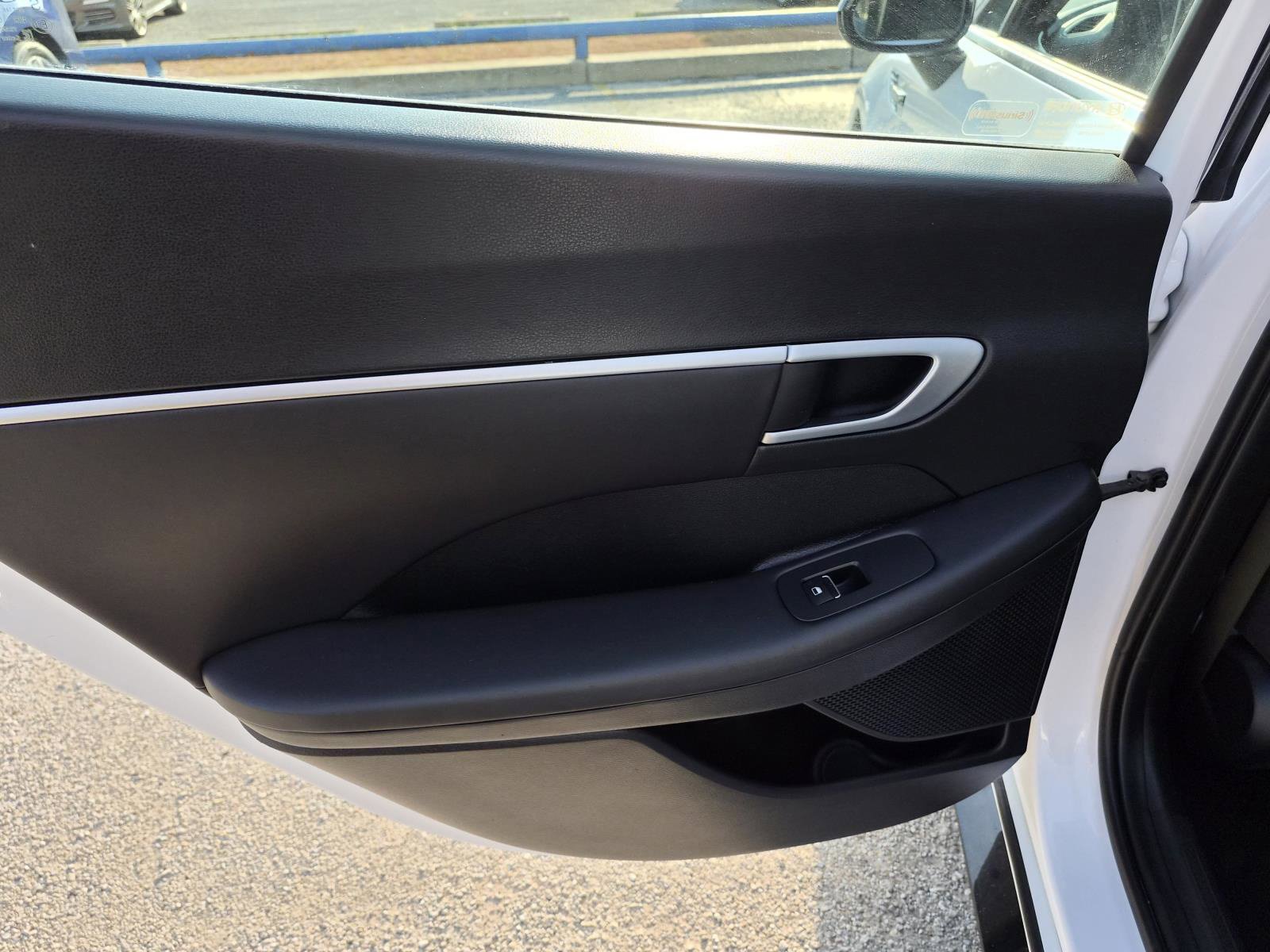 Used 2025 Hyundai Sonata SEL FWD image 13