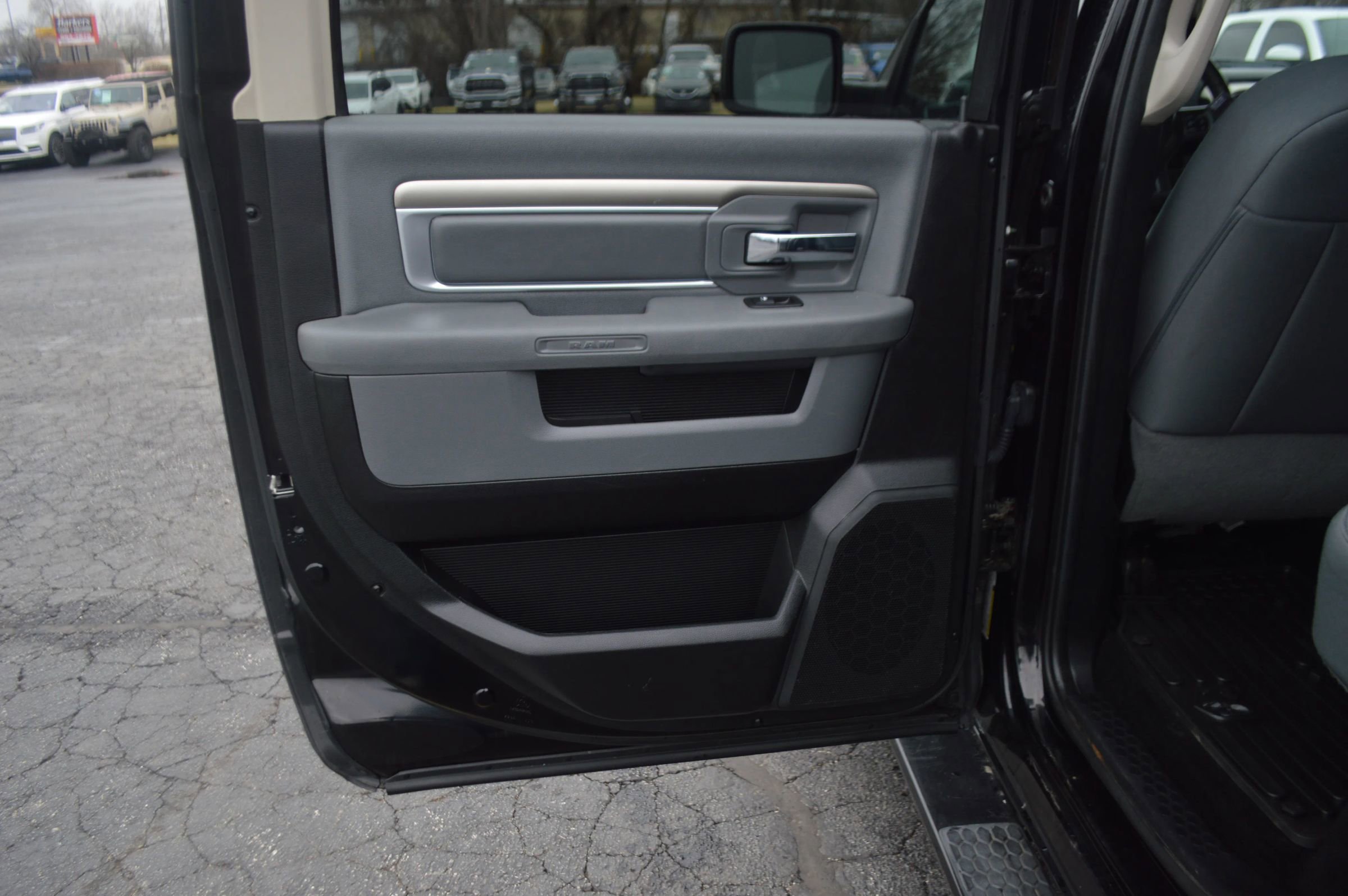 Used 2014 RAM 1500 Outdoorsman image 20