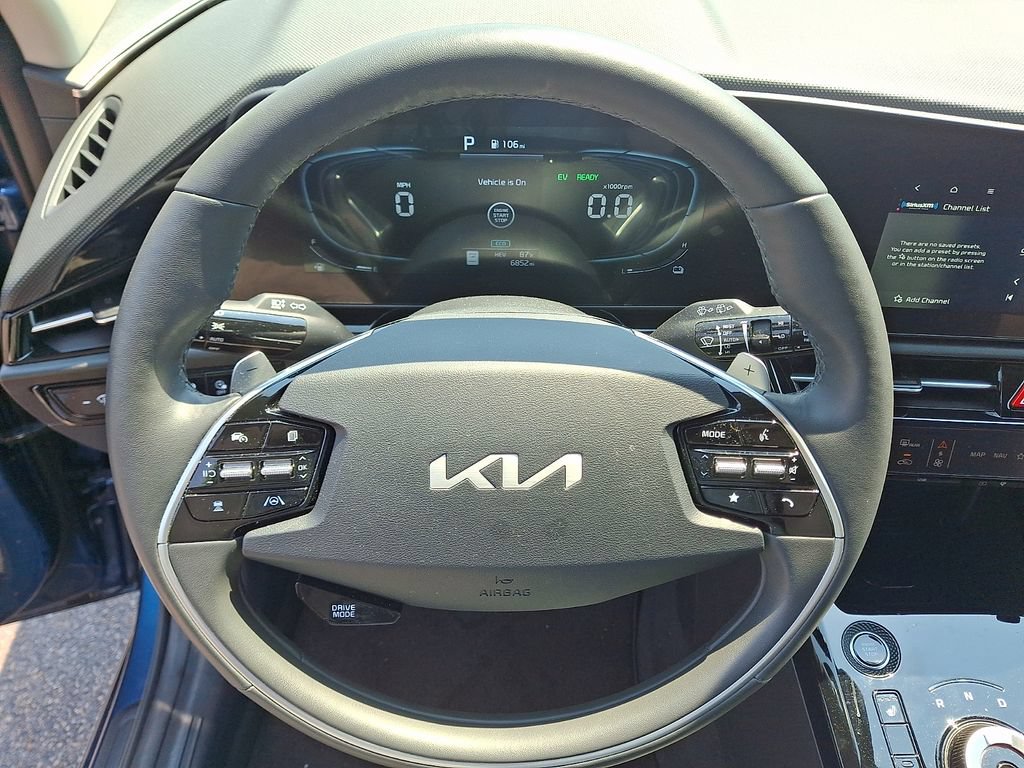 Used 2025 Kia Niro EX w/ EX Cold Weather Package FWD image 20