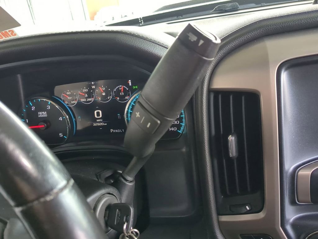 Used 2017 GMC Sierra 2500 Denali w/ Duramax Plus Package image 9