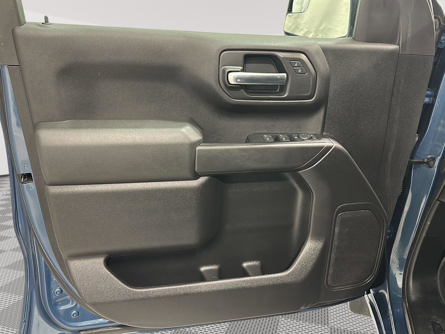 Used 2024 Chevrolet Silverado 1500 Custom image 23